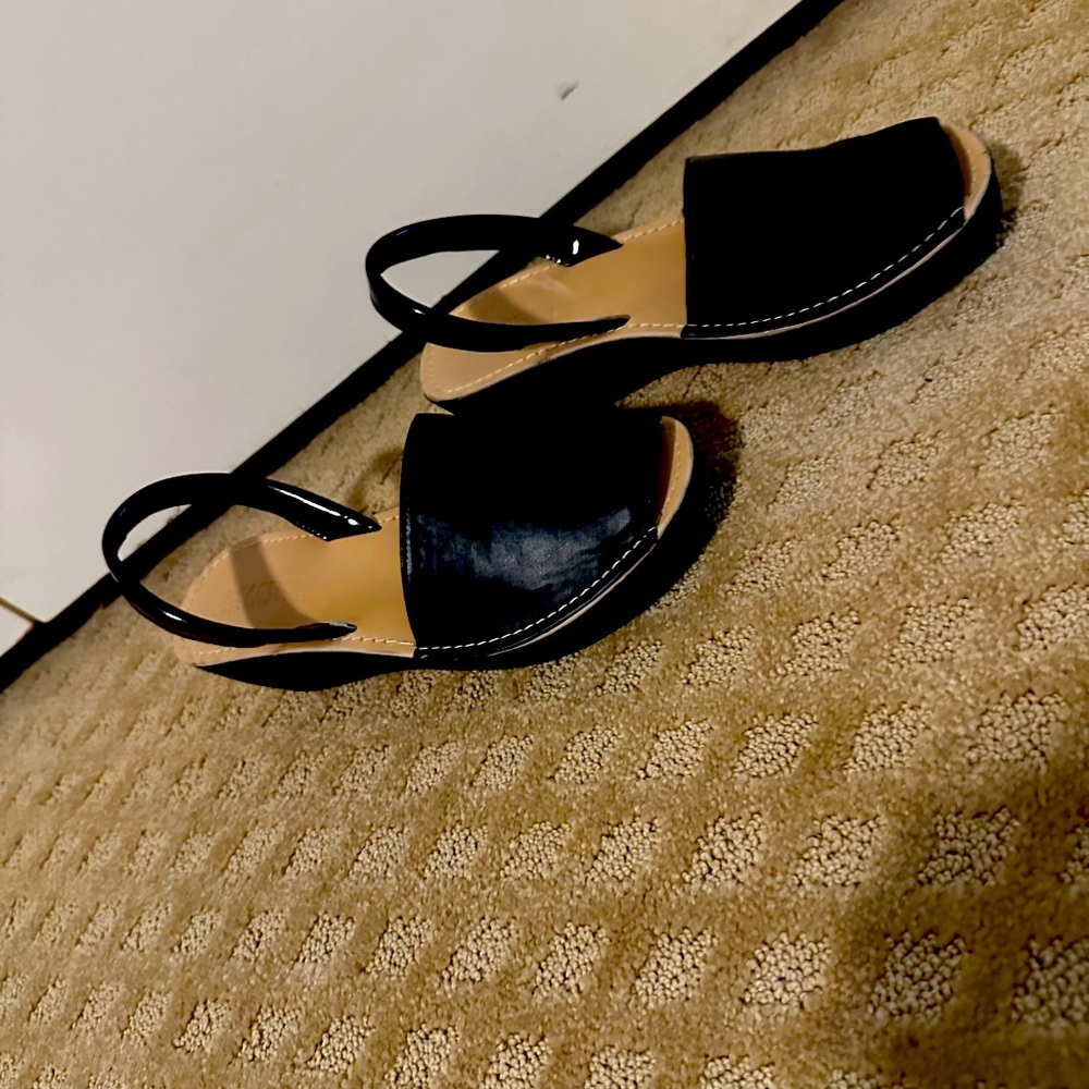 Kenneth Cole Reaction Fine Glass Wedge Sandal